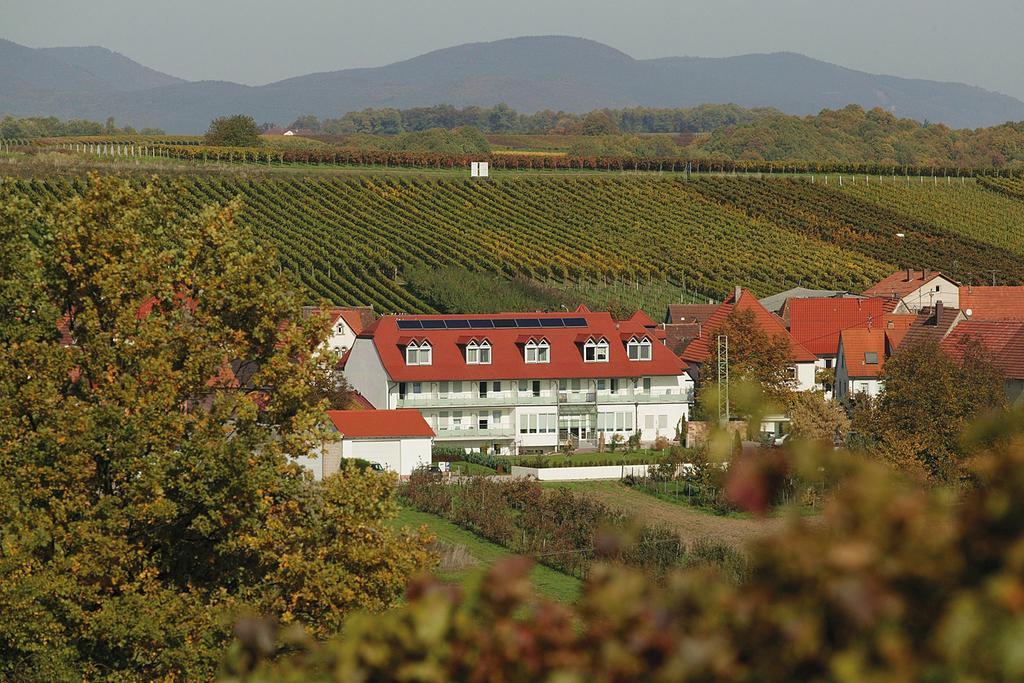 Landhotel Hauer Pleisweiler-Oberhofen Exterior photo