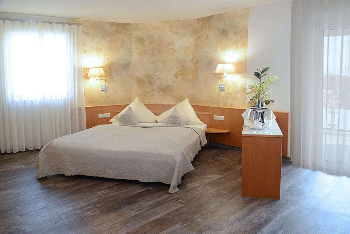 Landhotel Hauer Pleisweiler-Oberhofen Exterior photo